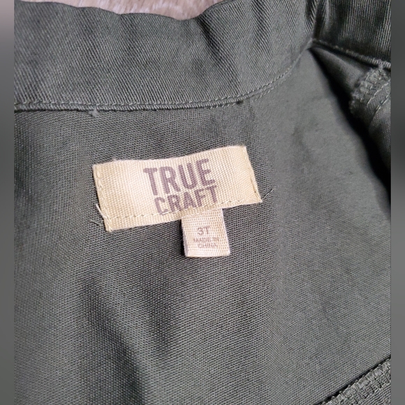 True Craft girl's army green zip up vest in Size 3T - Picture 3 of 4